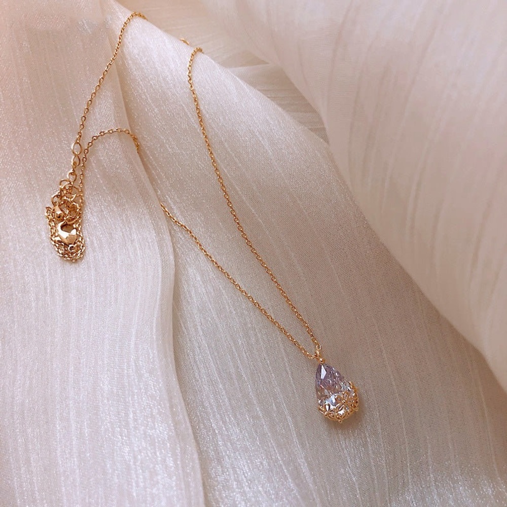 Crystal Waterdrop Pendalion - Picture 2 of 3